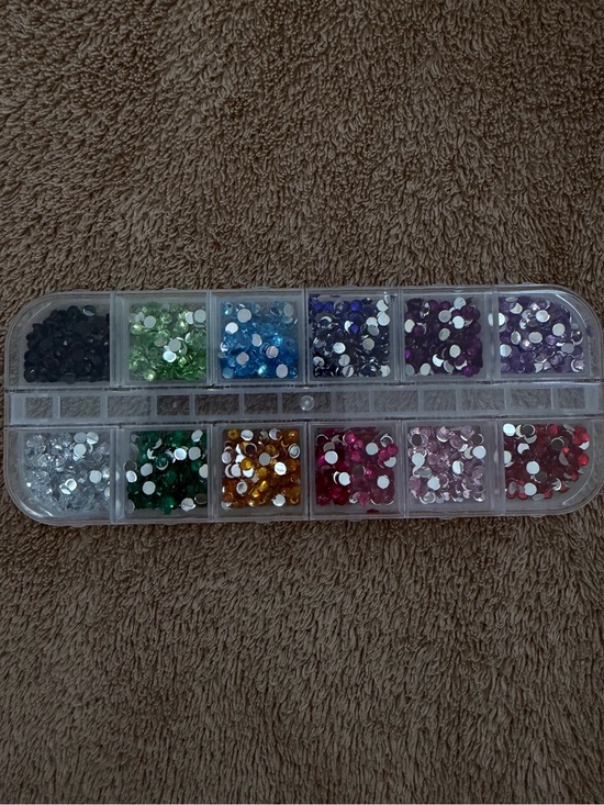 Other - Diamonds nails